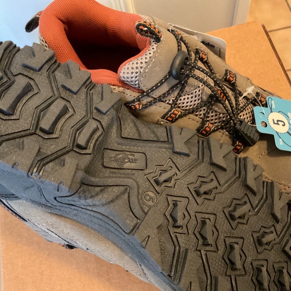 Cherokee boys hikers size 5 - Picture 3 of 3